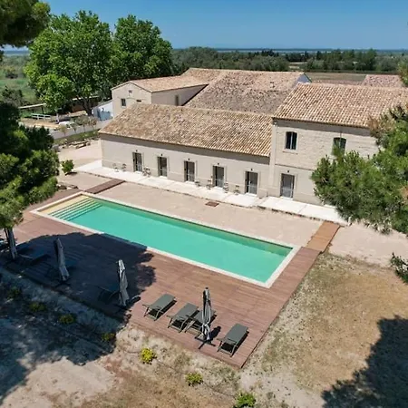 Hotel Le Grand Sauvage - Domaine En Camargue 3*